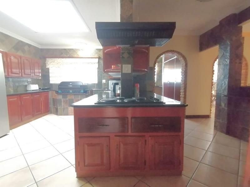 4 Bedroom Property for Sale in Ifafi North West